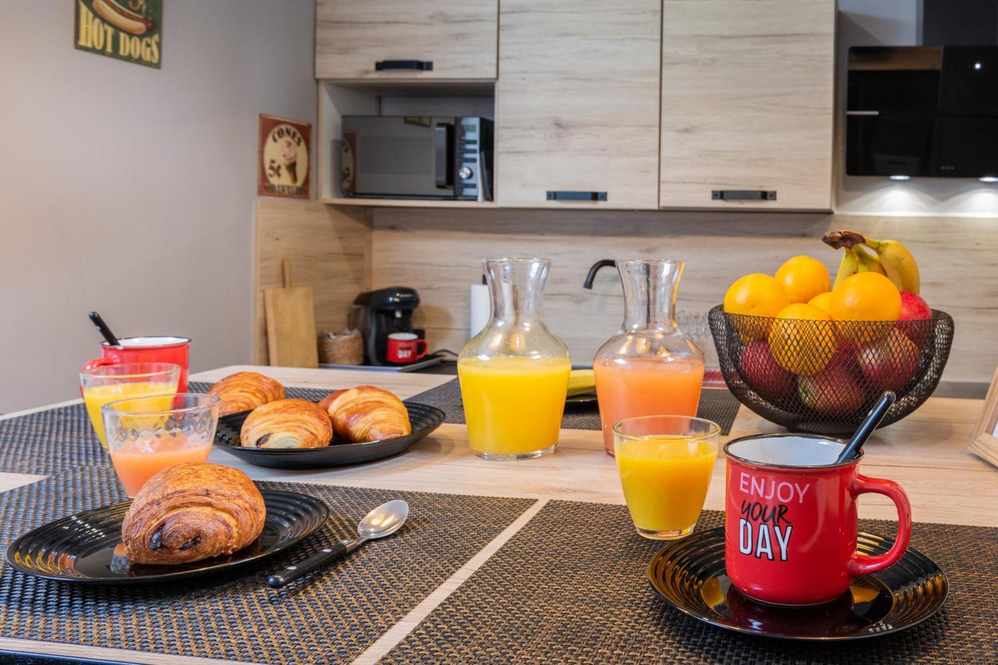 Apartment Centre Historique - Free Parking - Self Checkin - Wifi - Industriel - Sleepntripbeziers Béziers